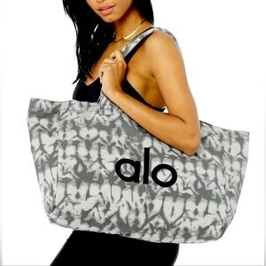 Alo Iconic Shopper Tote